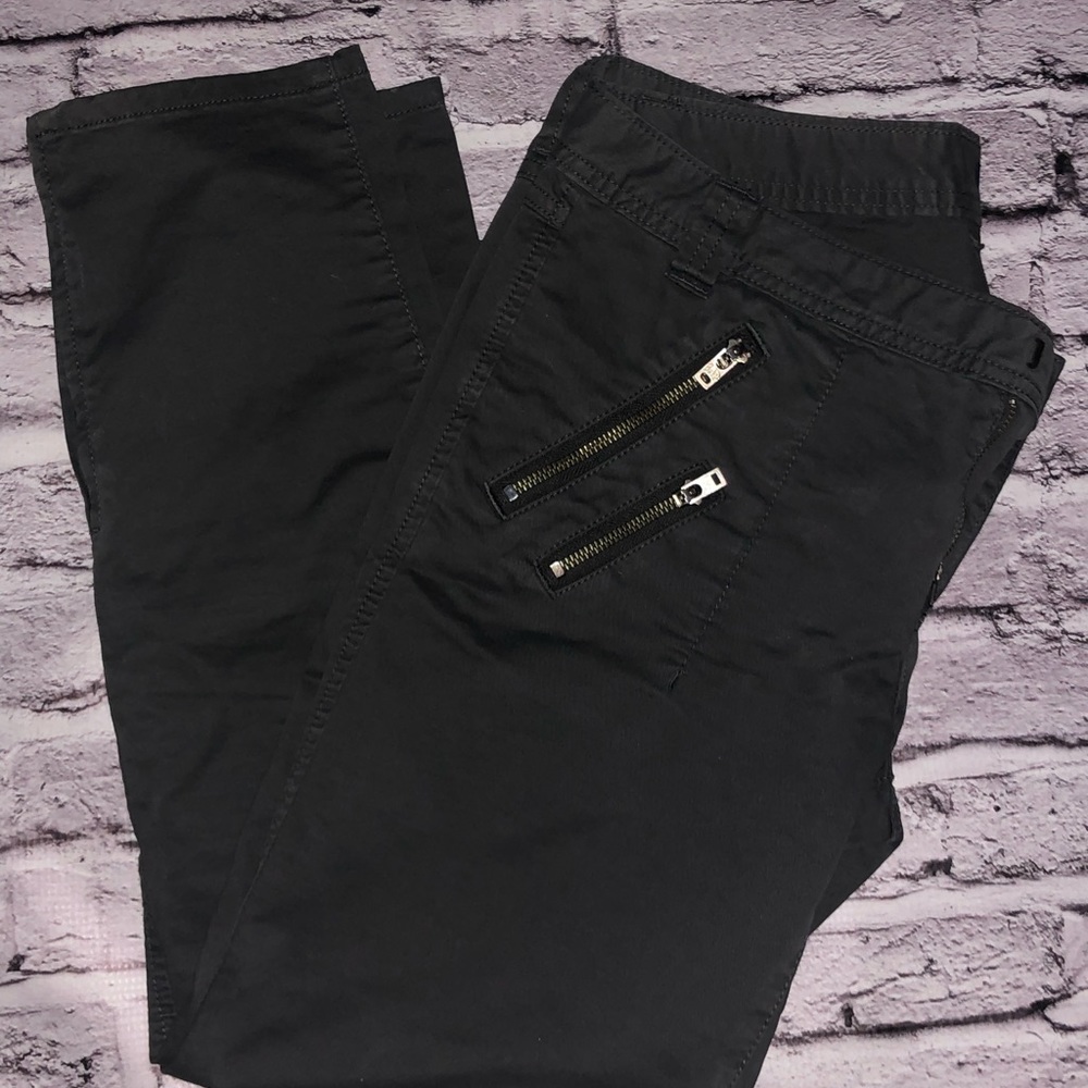 Slim ankle knacki/jeans with fun detail